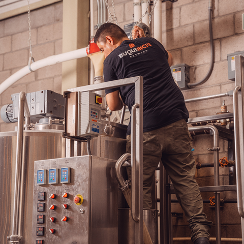 Tour Cervecero – Planta Buqui Bichi Brewing